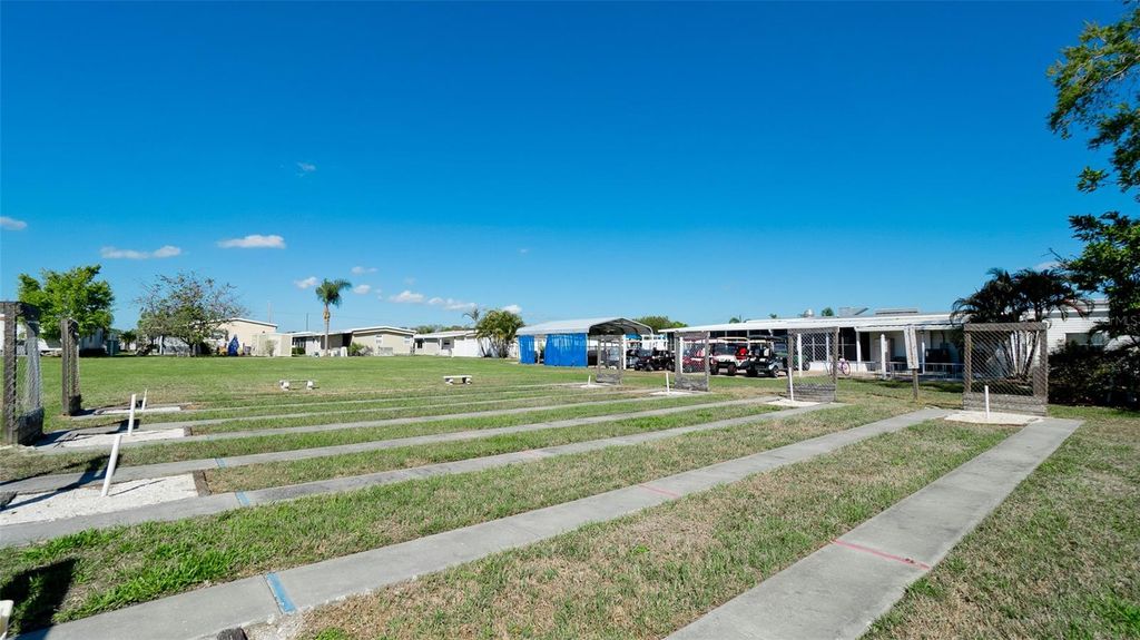 Image 37 of property listing at 5316 53RD AVENUE E D7, Bradenton, FL 34203