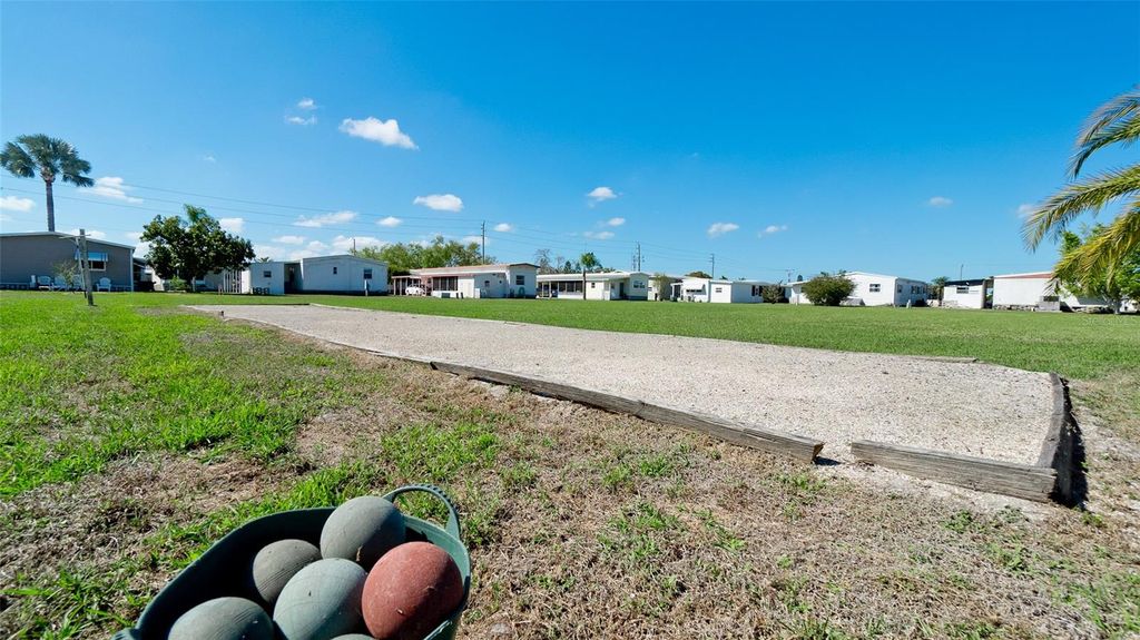 Image 38 of property listing at 5316 53RD AVENUE E D7, Bradenton, FL 34203