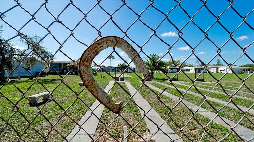 Image 39 of property listing at 5316 53RD AVENUE E D7, Bradenton, FL 34203