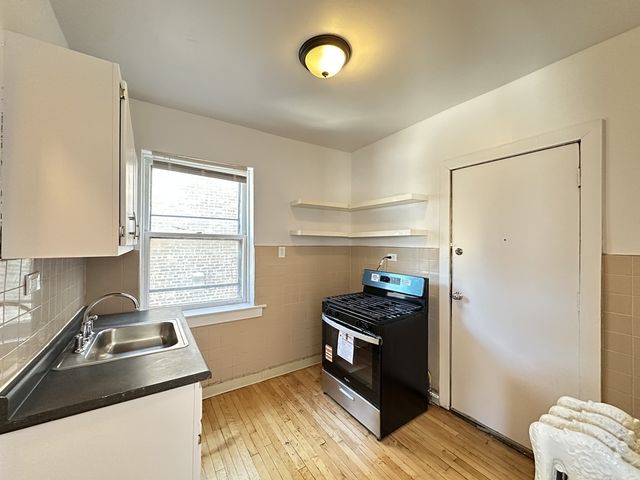 7147 S CONSTANCE Avenue 2E, Chicago, IL 60649