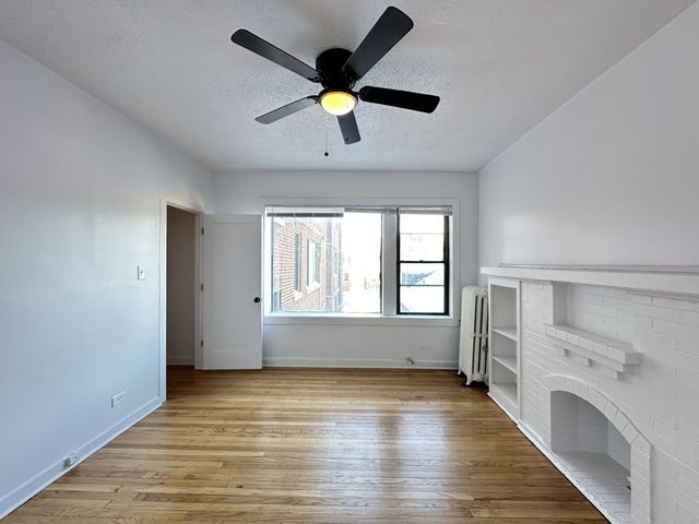 7147 S CONSTANCE Avenue 2E, Chicago, IL 60649