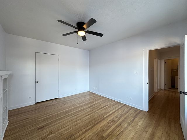 7147 S CONSTANCE Avenue 2E, Chicago, IL 60649