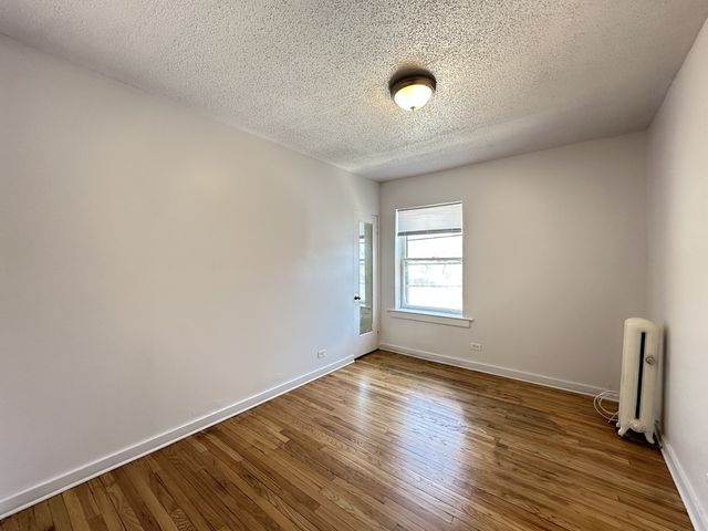 7147 S CONSTANCE Avenue 2E, Chicago, IL 60649