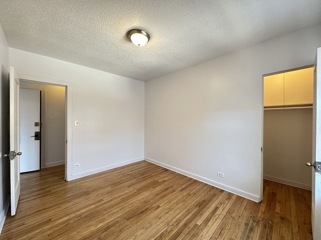 7147 S CONSTANCE Avenue 2E, Chicago, IL 60649