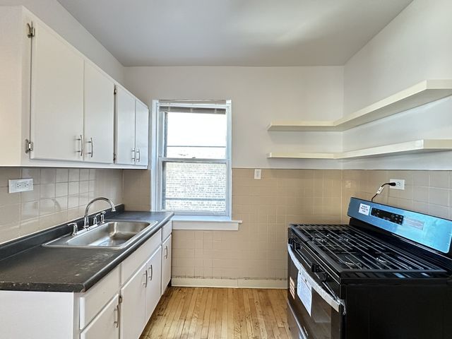 7147 S CONSTANCE Avenue 2E, Chicago, IL 60649