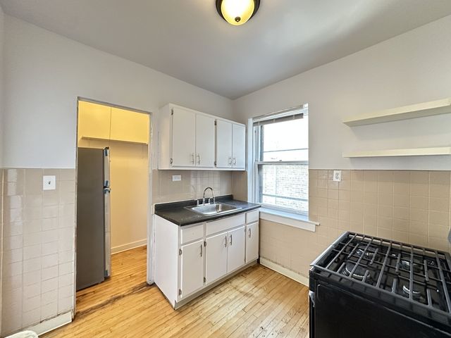 7147 S CONSTANCE Avenue 2E, Chicago, IL 60649