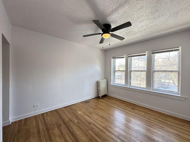 7147 S CONSTANCE Avenue 2E, Chicago, IL 60649