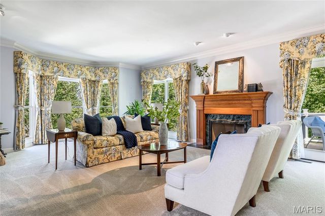 14301 Manderleigh Woods Drive, Town And Country, MO 63017