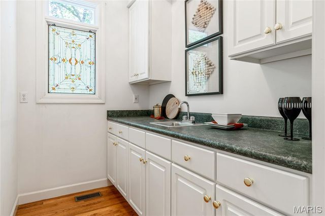 14301 Manderleigh Woods Drive, Town And Country, MO 63017
