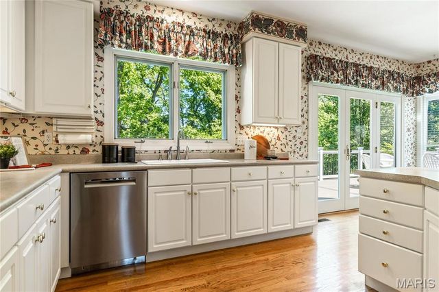 14301 Manderleigh Woods Drive, Town And Country, MO 63017