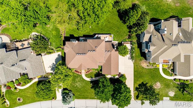 14301 Manderleigh Woods Drive, Town And Country, MO 63017
