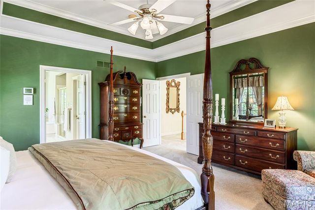14301 Manderleigh Woods Drive, Town And Country, MO 63017