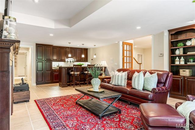 14301 Manderleigh Woods Drive, Town And Country, MO 63017