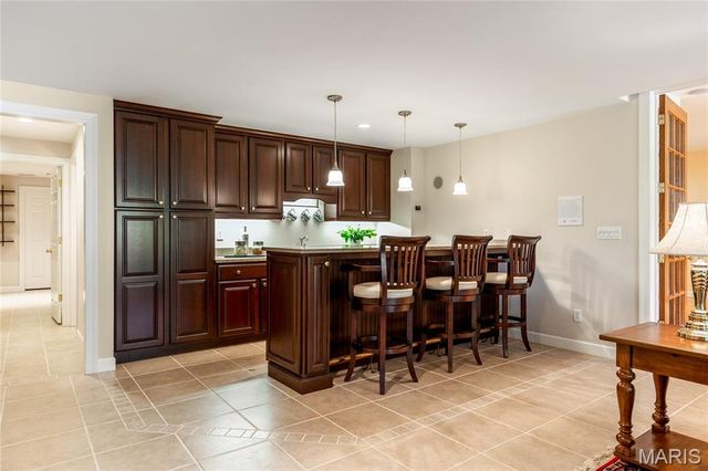 14301 Manderleigh Woods Drive, Town And Country, MO 63017
