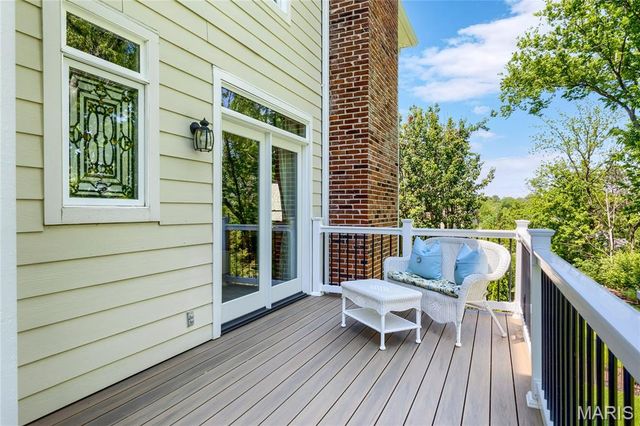14301 Manderleigh Woods Drive, Town And Country, MO 63017