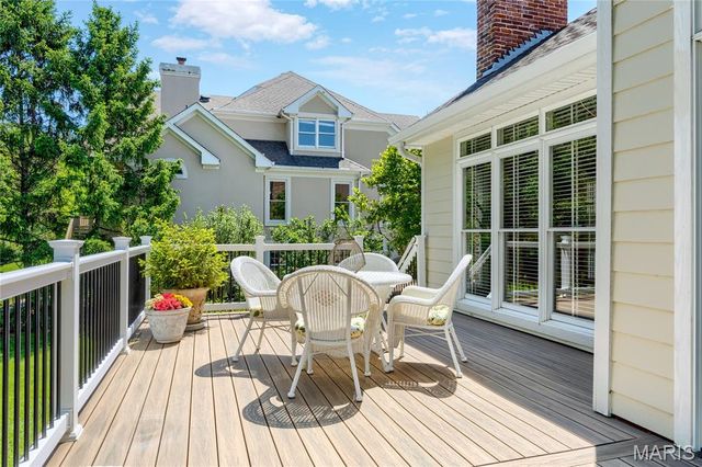 14301 Manderleigh Woods Drive, Town And Country, MO 63017