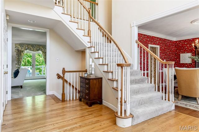 14301 Manderleigh Woods Drive, Town And Country, MO 63017