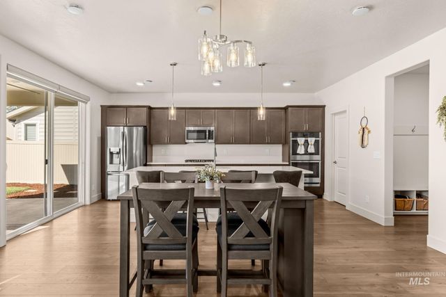 5345 S Snowden Ave, Meridian, ID 83642