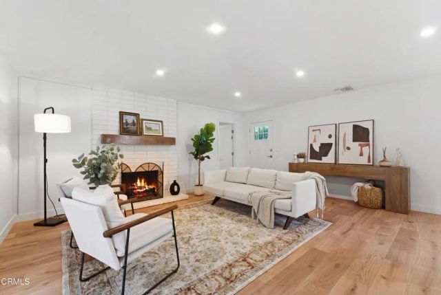 22718 Cantlay Street, West Hills, CA 91307