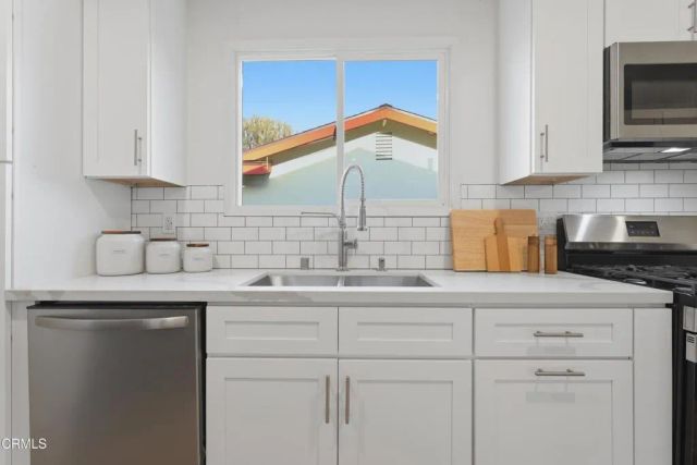 22718 Cantlay Street, West Hills, CA 91307