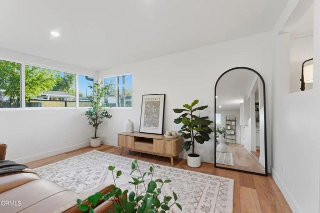 22718 Cantlay Street, West Hills, CA 91307