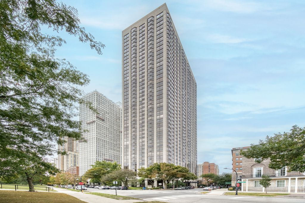 2650 N LAKEVIEW Avenue 1201, Chicago, IL 60614 — exterior
