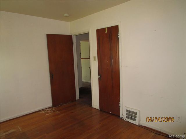 19500 Hoover Street, Detroit, MI 48205