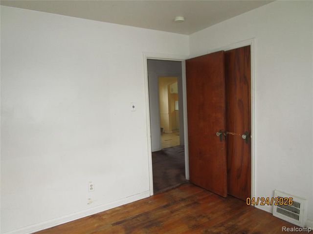 19500 Hoover Street, Detroit, MI 48205