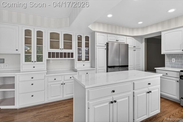 3679 Heatherwood Court, Rochester Hills, MI 48309