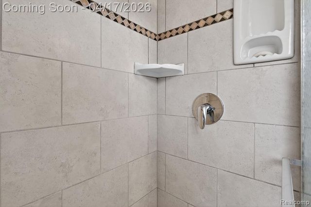 3679 Heatherwood Court, Rochester Hills, MI 48309