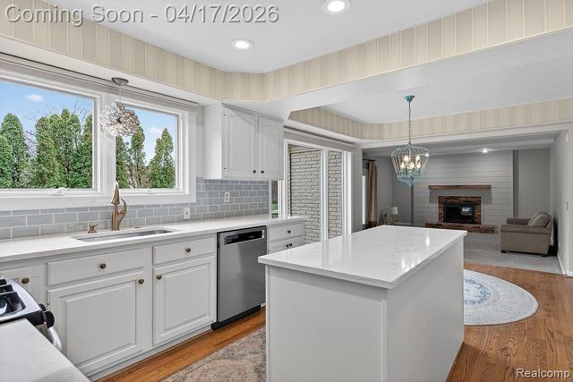 3679 Heatherwood Court, Rochester Hills, MI 48309