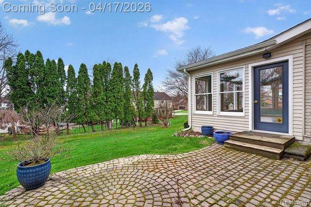 3679 Heatherwood Court, Rochester Hills, MI 48309