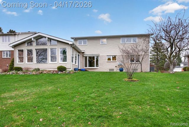 3679 Heatherwood Court, Rochester Hills, MI 48309