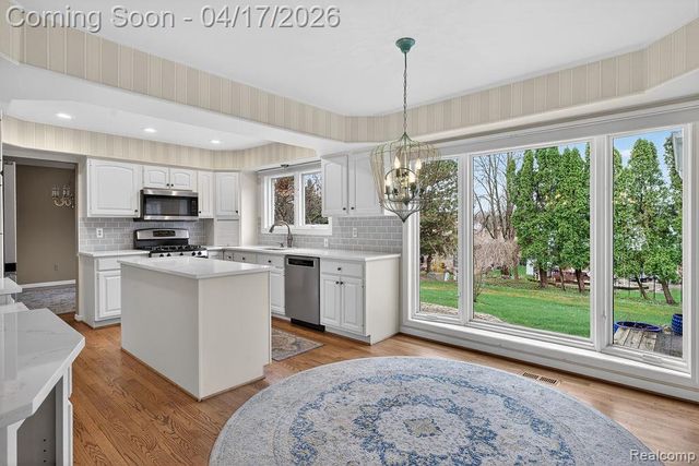 3679 Heatherwood Court, Rochester Hills, MI 48309