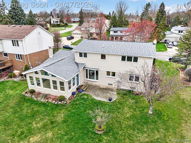 3679 Heatherwood Court, Rochester Hills, MI 48309