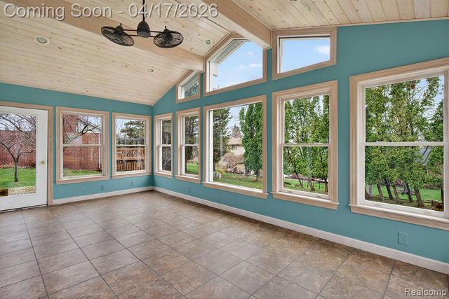 3679 Heatherwood Court, Rochester Hills, MI 48309