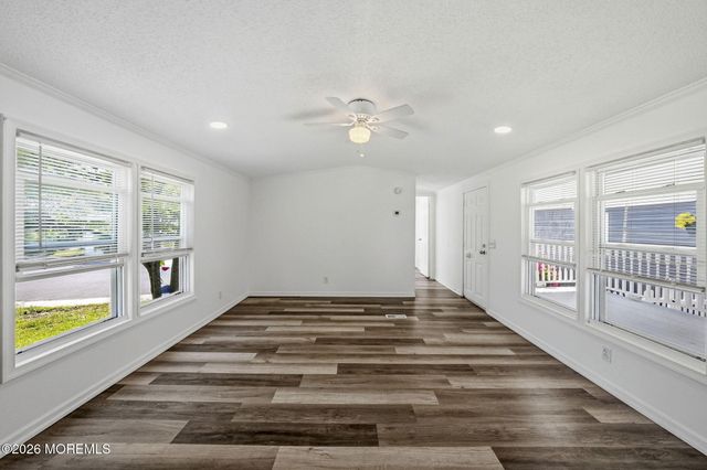 28 Bayshore Mobile Mnr, Hazlet, NJ 07730