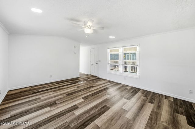 28 Bayshore Mobile Mnr, Hazlet, NJ 07730