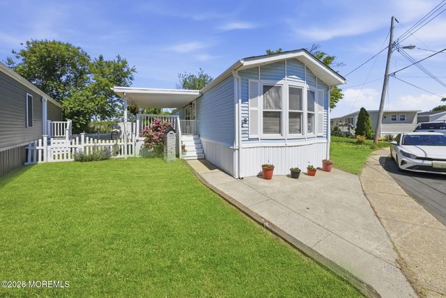 28 Bayshore Mobile Mnr, Hazlet, NJ 07730