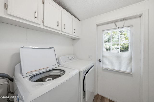 28 Bayshore Mobile Mnr, Hazlet, NJ 07730