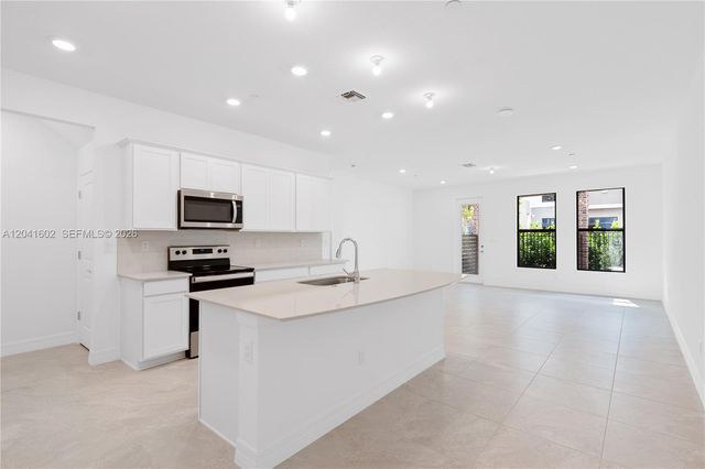 8344 NW 7th Court 8344, Plantation, FL 33324