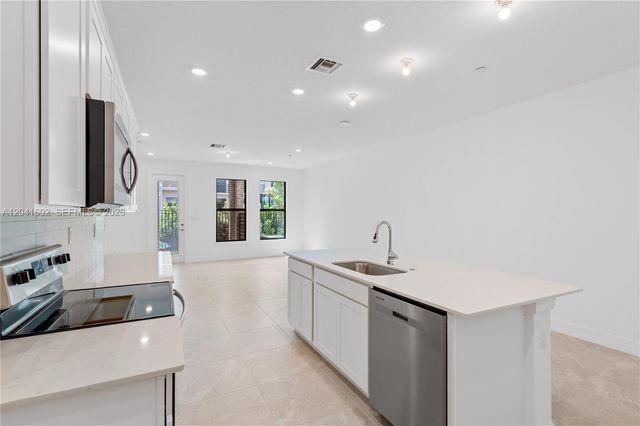 8344 NW 7th Court 8344, Plantation, FL 33324