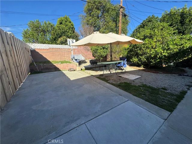 6439 Graves, Lake Balboa, CA 91406