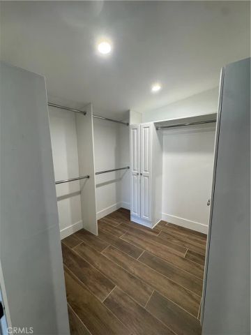 6439 Graves, Lake Balboa, CA 91406
