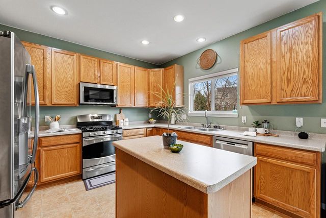 2180 Willow Pond WAY, Grafton, WI 53024