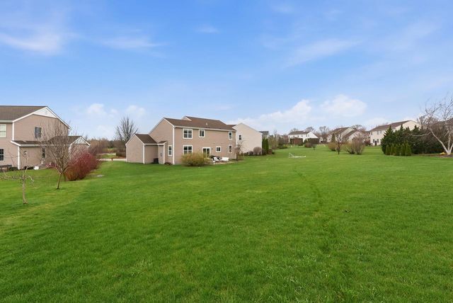 2180 Willow Pond WAY, Grafton, WI 53024