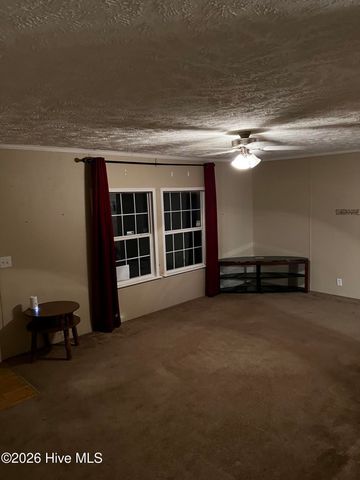 1782 Old Warsaw Road, Clinton, NC 28328