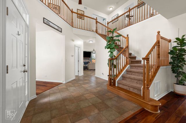 2022 Torino Drive, Elgin, IL 60123