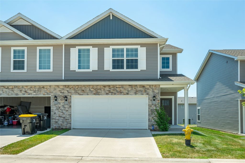 1026 Maywood Lane, Waukee, IA 50263