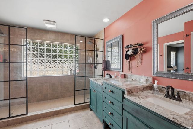 232 MEADOWLARK LN, Mcqueeney, TX 78123